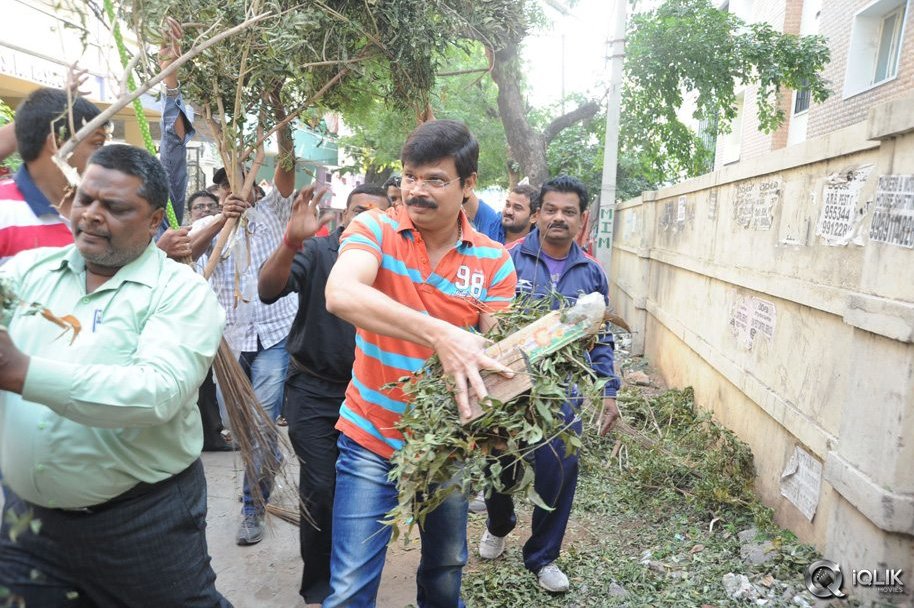 Boyapati-Srinu-Joins-Swachh-Bharath-Campaign